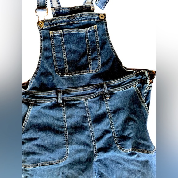 Torrid Flared Overall - Vintage Stretch Medium Denim Wash Sz 22 Cotton Flaw - Picture 4 of 11